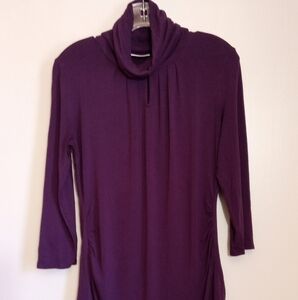 NY&CO eggplant cowl neck pleated stretch top with keyhole and ruched sides